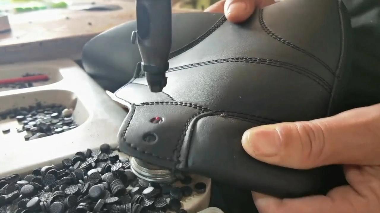 Contribution of Safety Shoe Factory to China and Nepal Trading